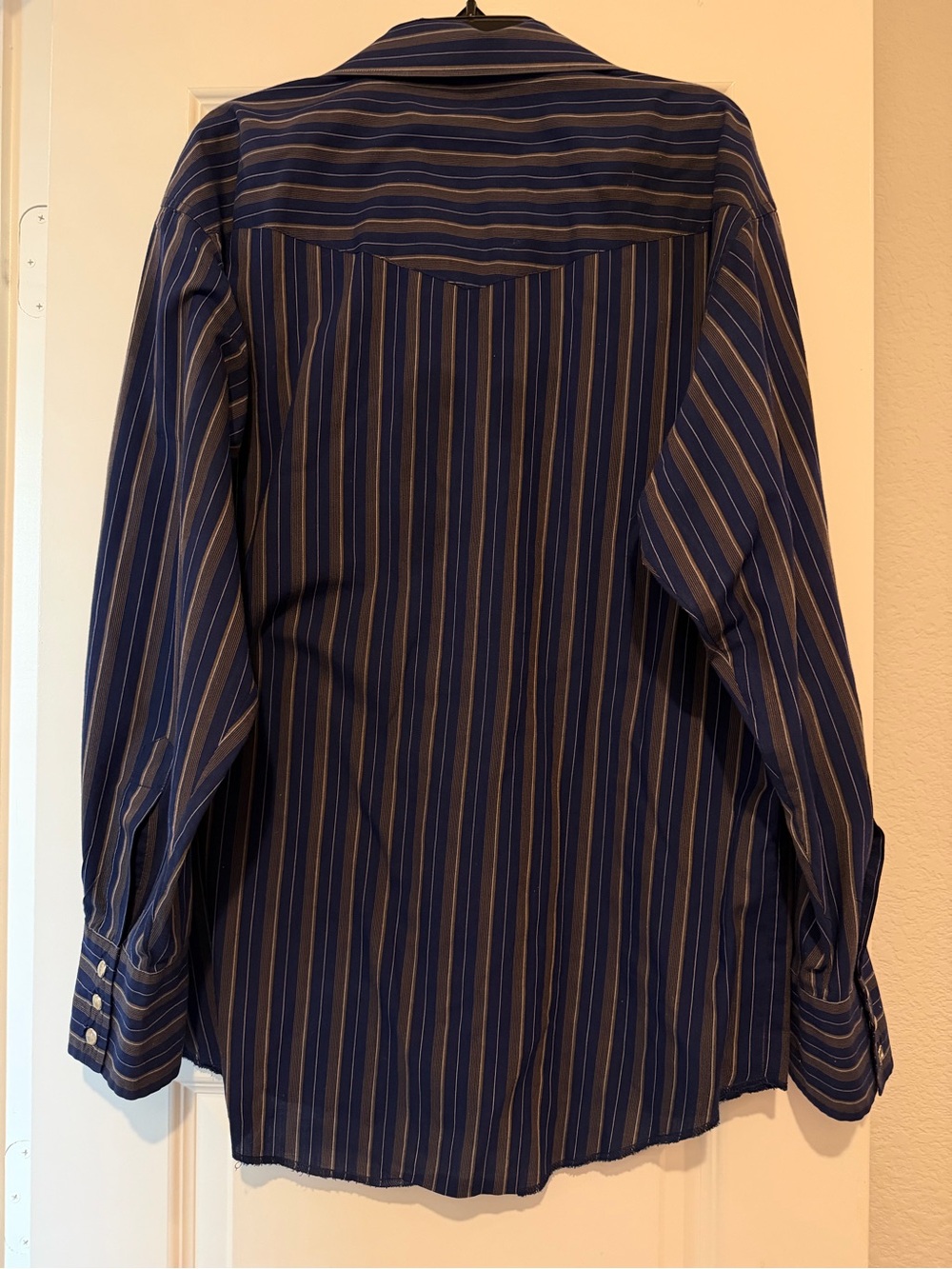 Vintage Wrangler Men’s Medium Pearl Snap Western Shirt Striped X-Long Tails - Picture 7 of 7